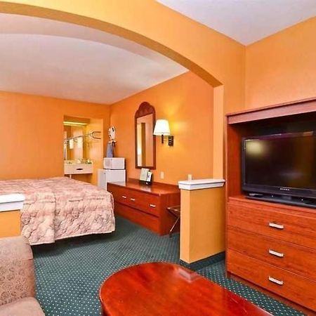 Pine Point Inn & Suites Smithville 外观 照片
