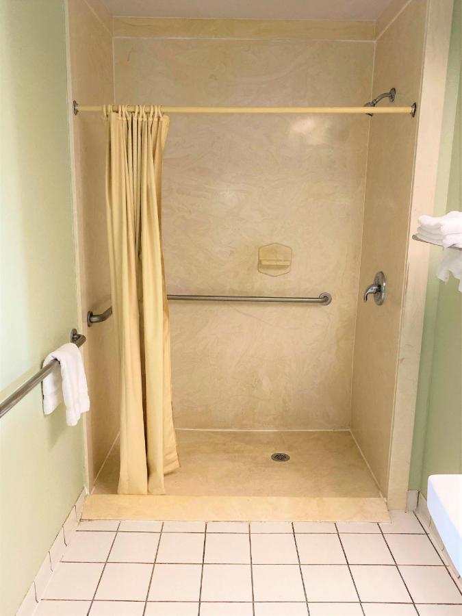 Pine Point Inn & Suites Smithville 外观 照片