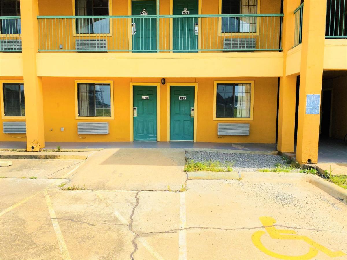 Pine Point Inn & Suites Smithville 外观 照片